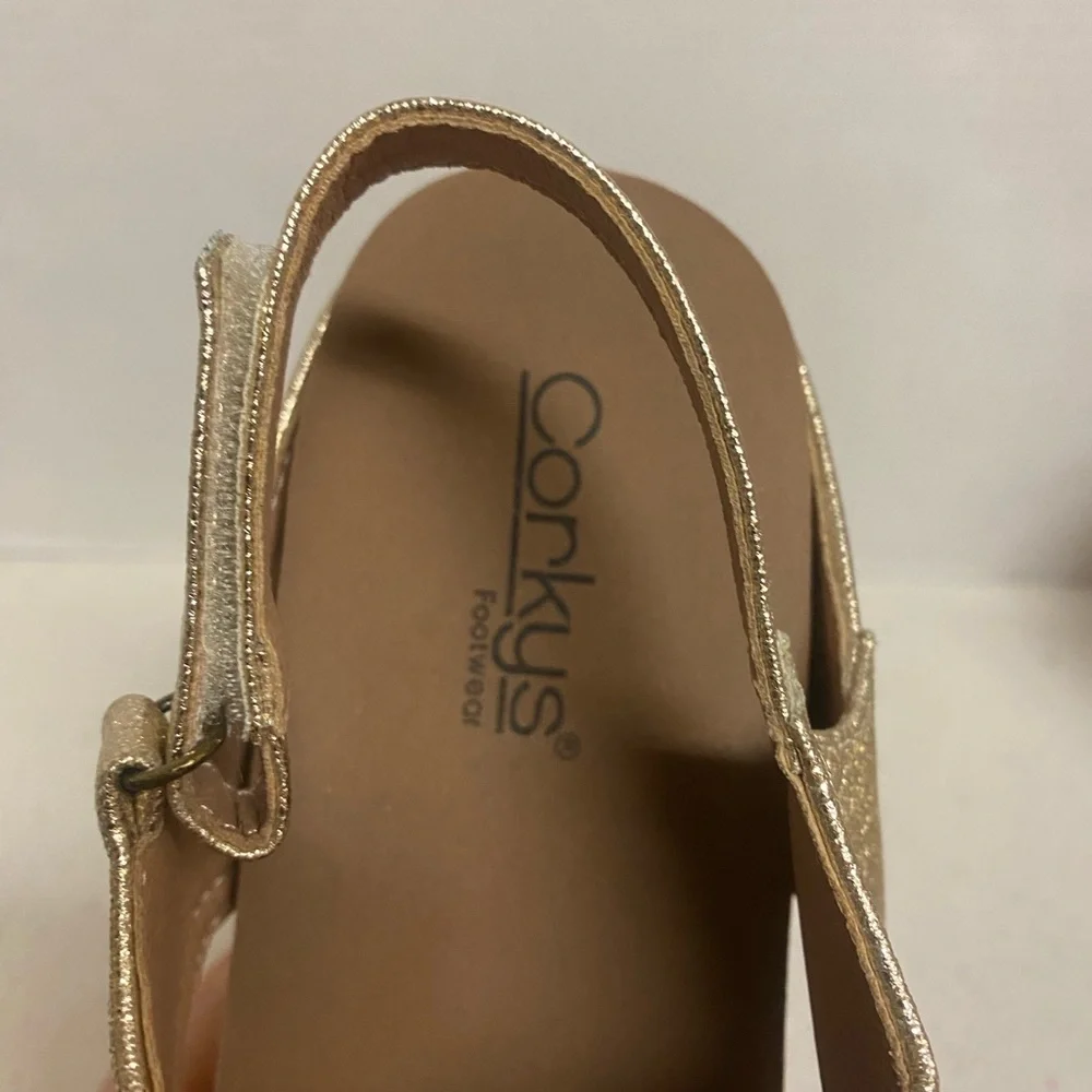 Corkys metallic gold